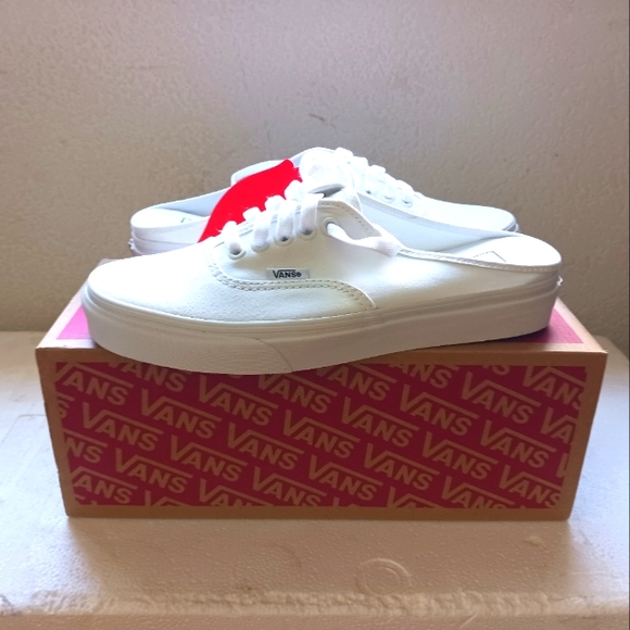 Vans - Picture 1 of 4